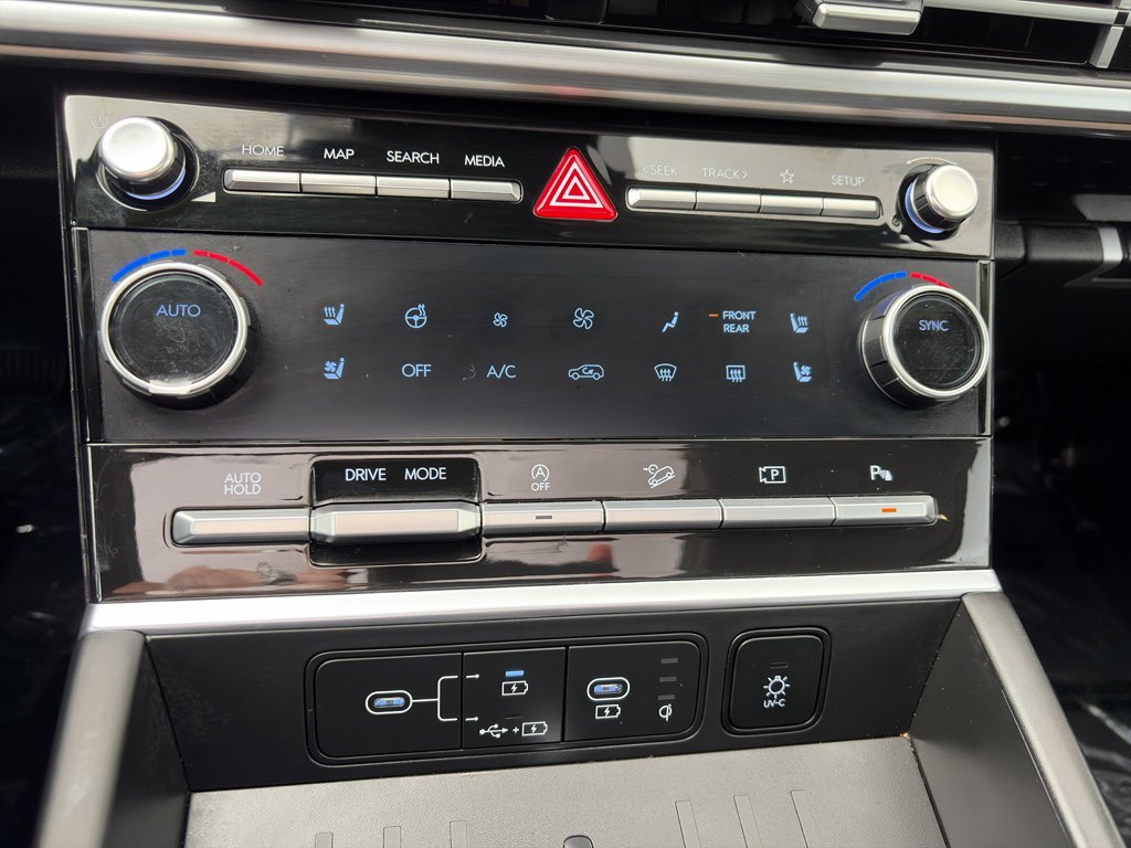 Used 2024 Hyundai Santa Fe Limited FWD image 33