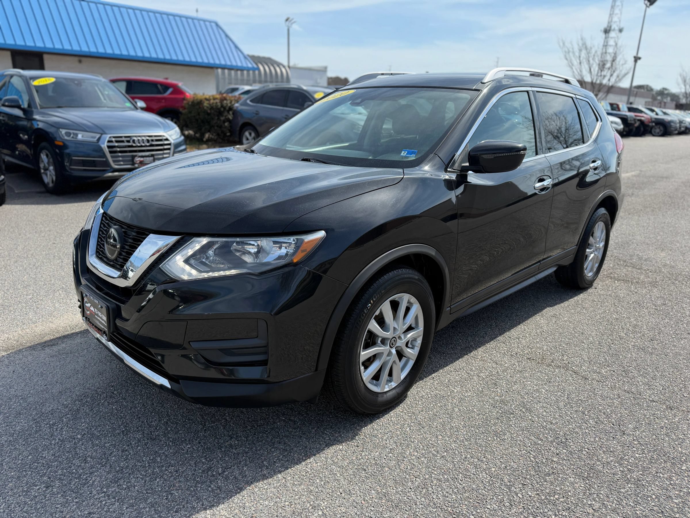 Used 2020 Nissan Rogue SV FWD image 3