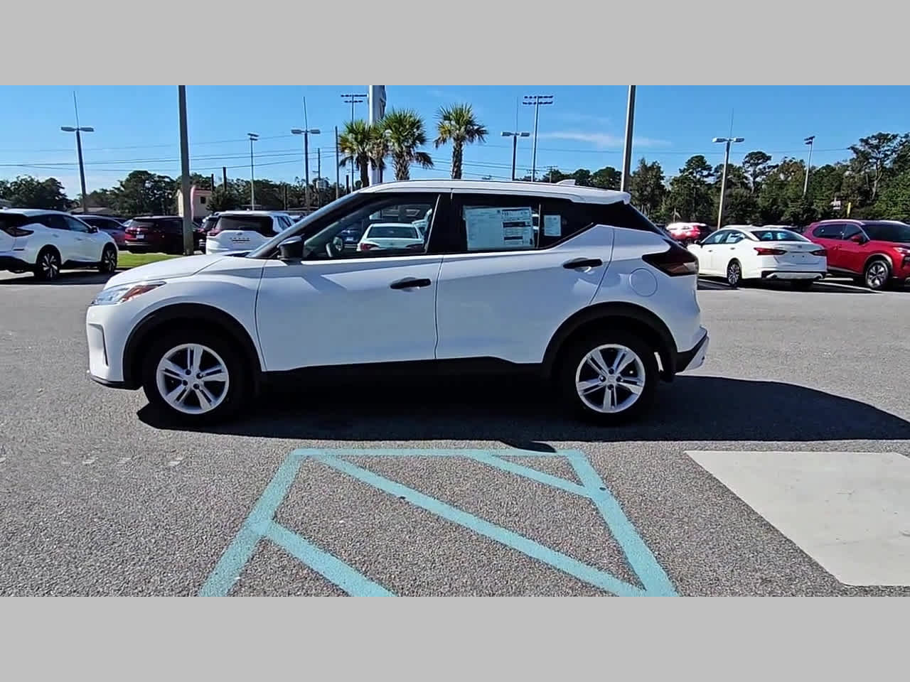 New 2025 Nissan Kicks Play S image 24