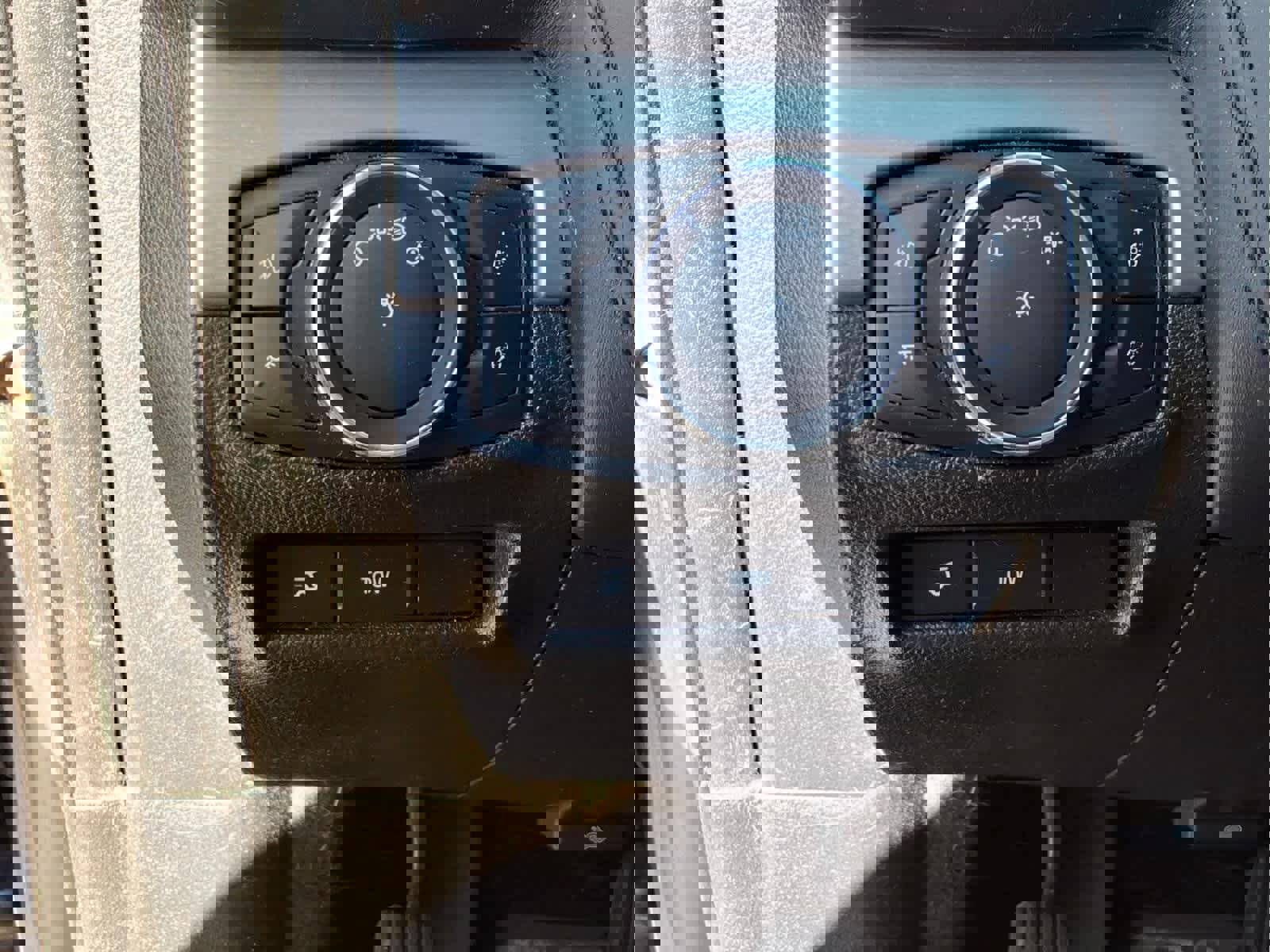 Used 2016 Ford Explorer Platinum AWD/4WD image 13