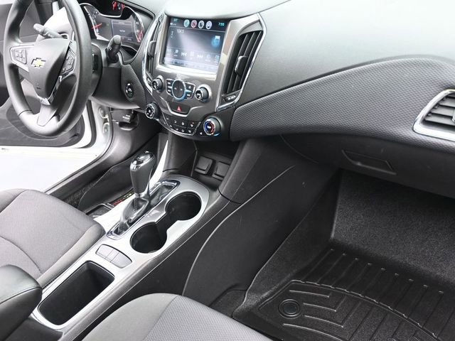 Used 2017 Chevrolet Cruze LT w/ Sun And Sound Package image 26
