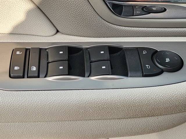 Used 2009 Chevrolet Suburban LS RWD image 21
