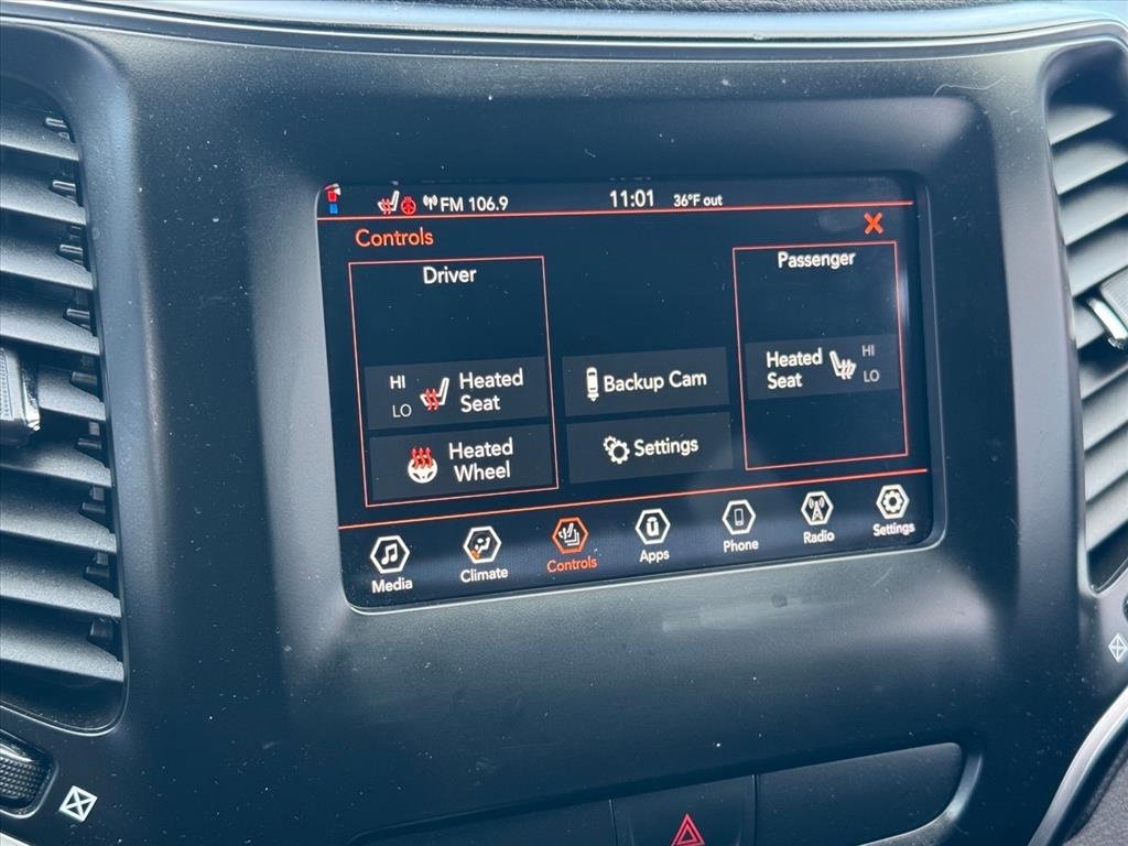 Used 2019 Jeep Cherokee Latitude w/ Cold Weather Group image 25