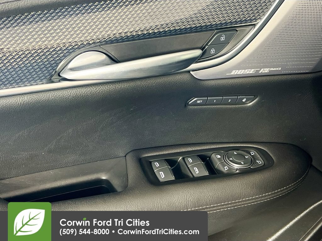 Used 2023 Cadillac XT5 Sportv w/ Technology Package AWD/4WD image 12