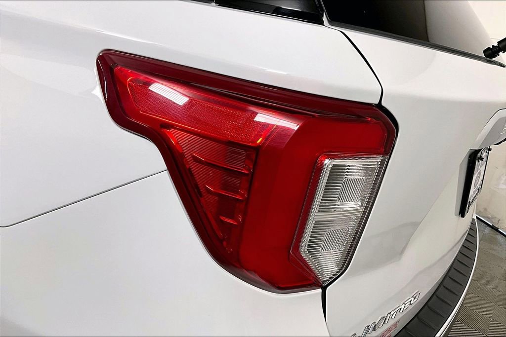 Used 2023 Ford Explorer Limited image 29