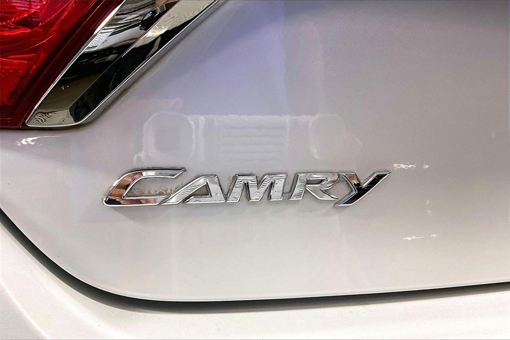 Used 2017 Toyota Camry XSE image 7