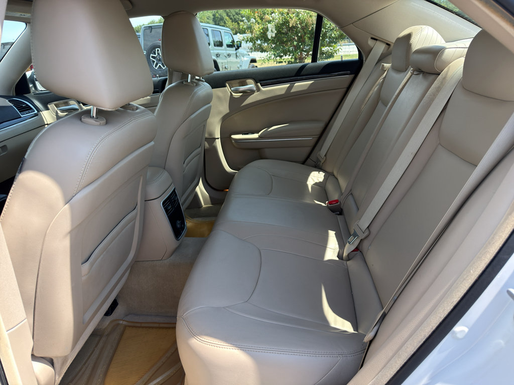 Used 2013 Chrysler 300 RWD image 24