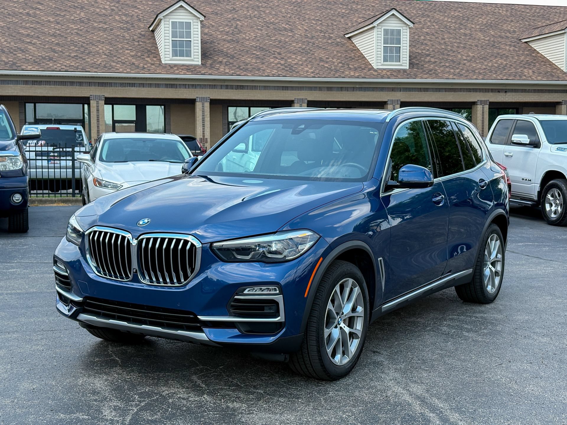 Used 2020 BMW X5 xDrive40i w/ Premium Package AWD/4WD image 5