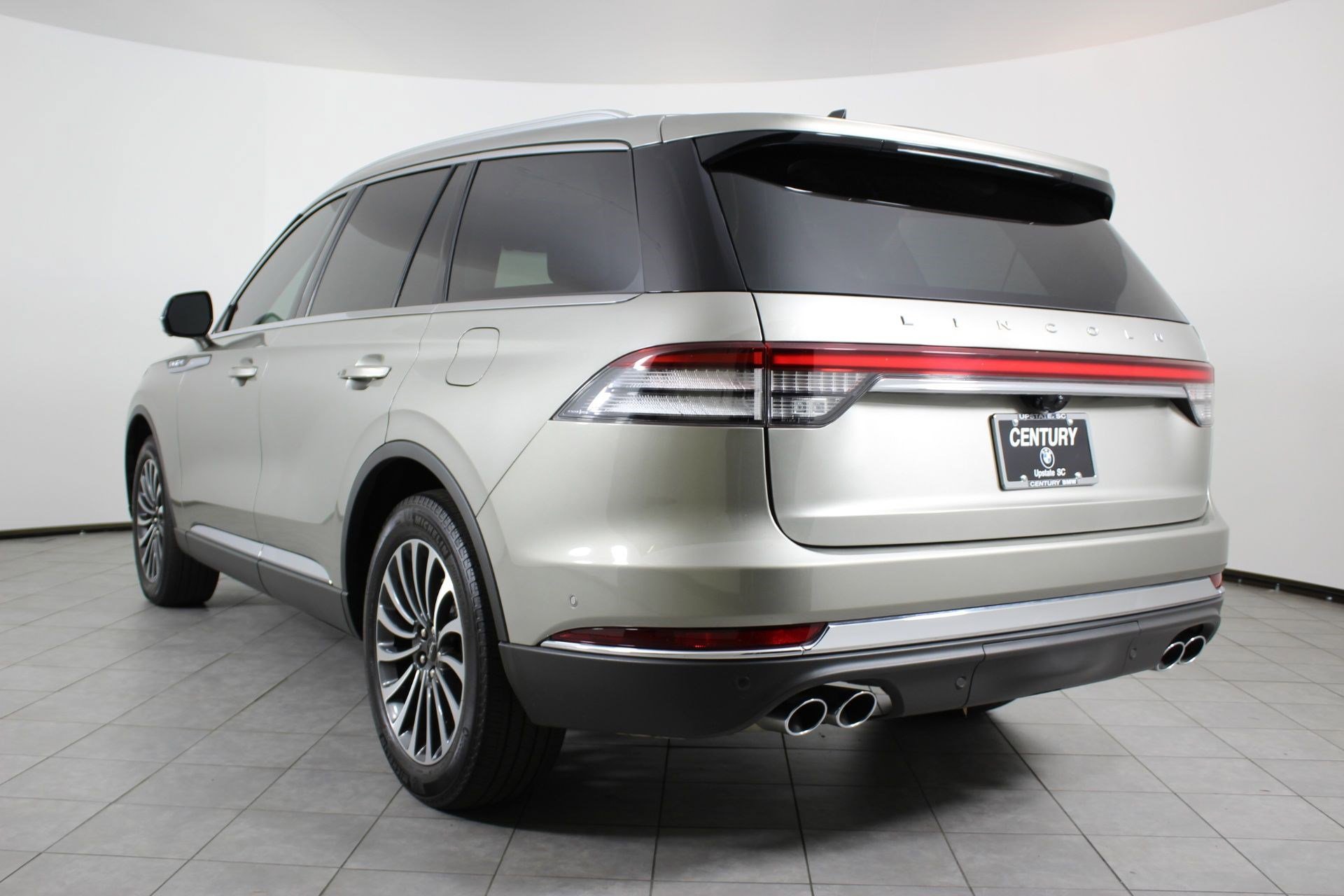 Used 2023 Lincoln Aviator Reserve w/ Equipment Group 201A image 3