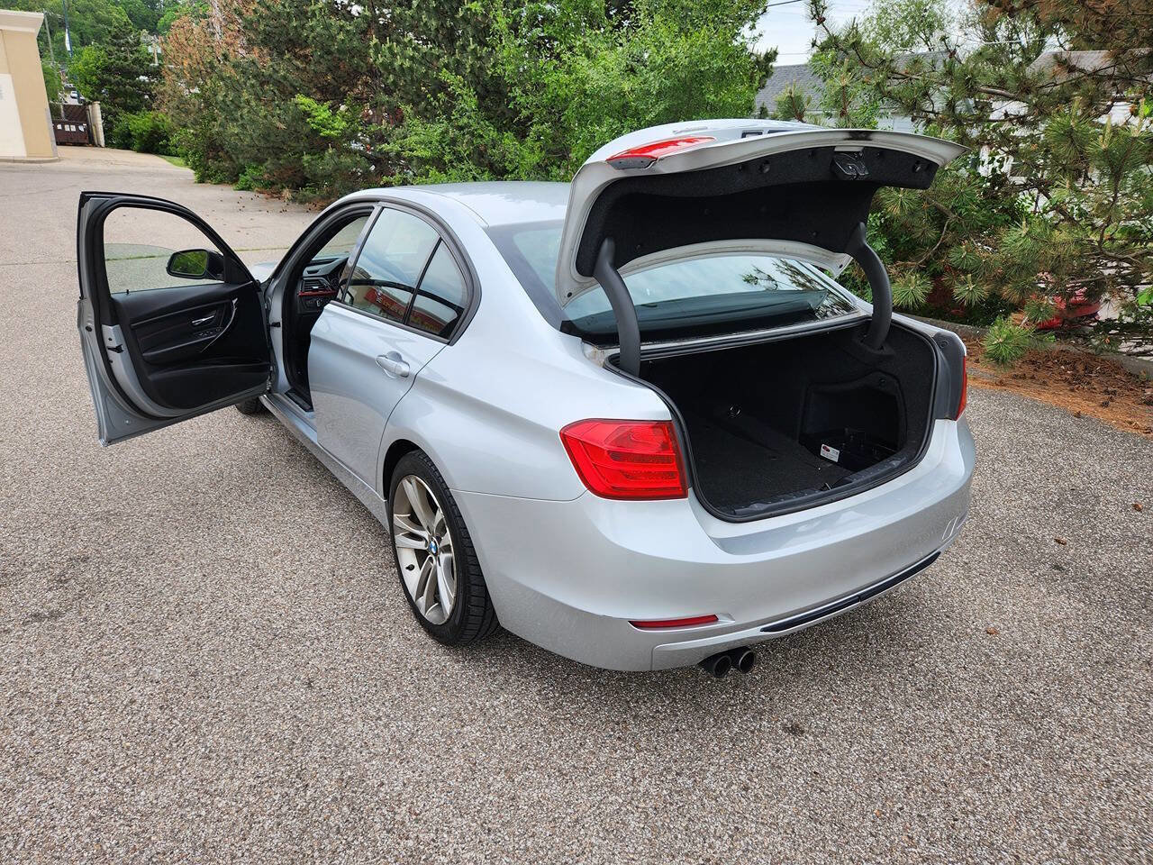 Used 2014 BMW 328i xDrive Sedan AWD/4WD image 8