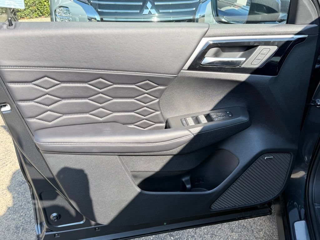 New 2026 Mitsubishi Outlander SEL AWD/4WD image 35