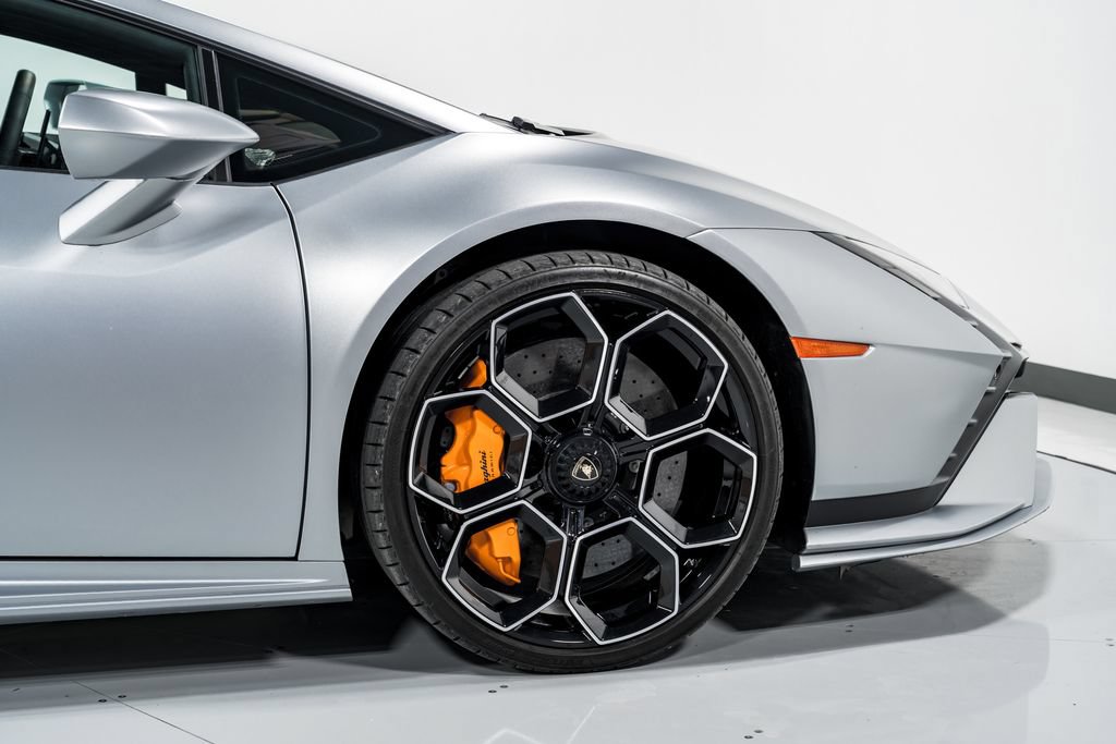 Used 2023 Lamborghini Huracan Tecnica RWD image 45