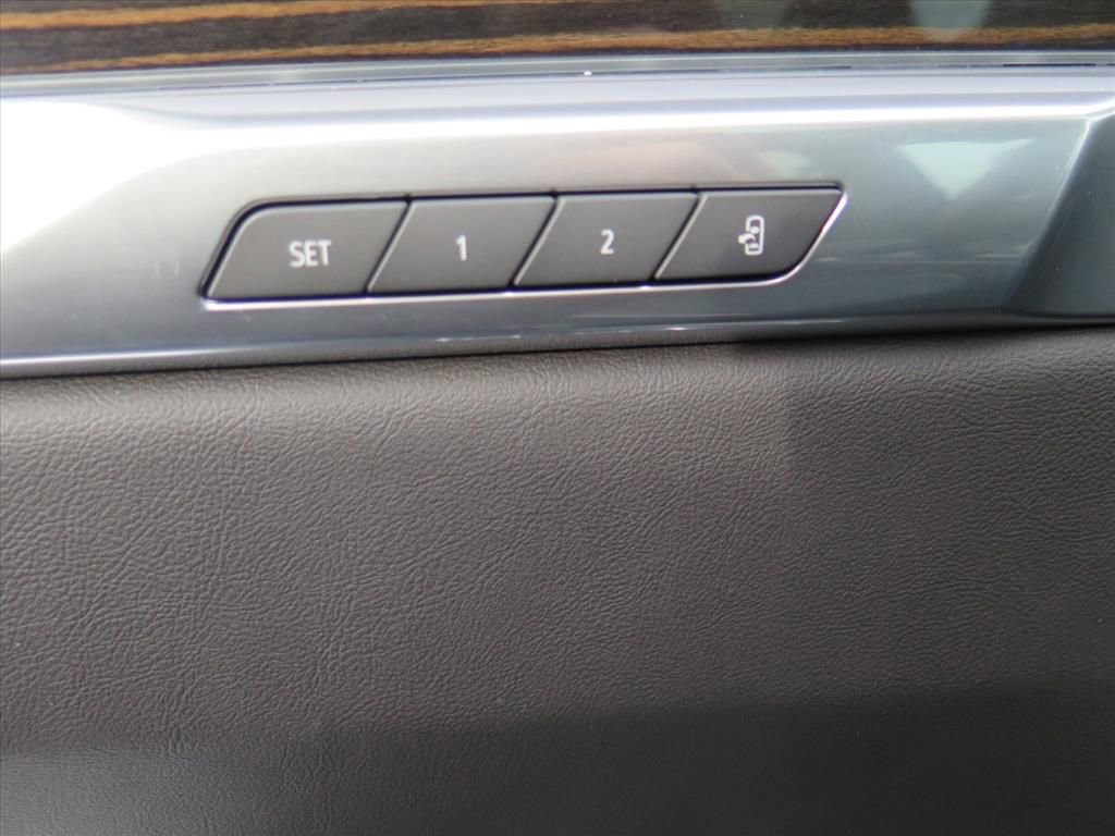 New 2026 Cadillac Escalade ESV Luxury w/ LPO, Radiant Package image 11