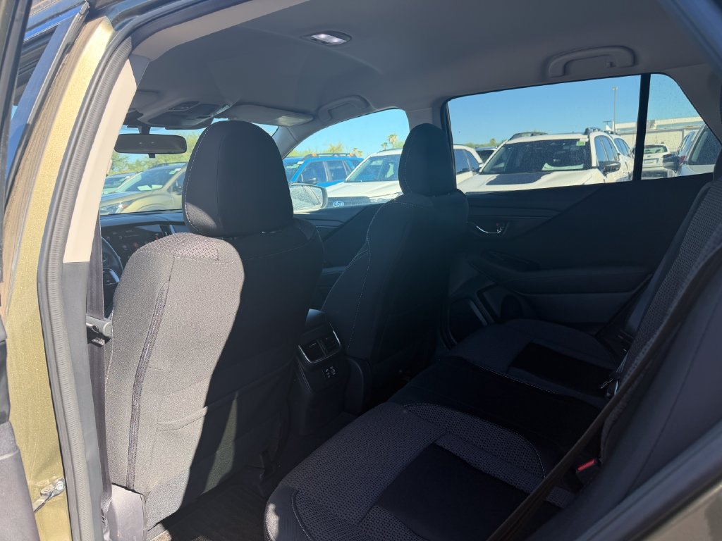 Used 2025 Subaru Outback Premium AWD/4WD image 6