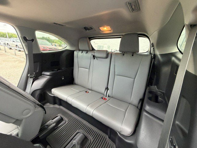 Used 2020 Toyota Highlander Platinum AWD/4WD image 15