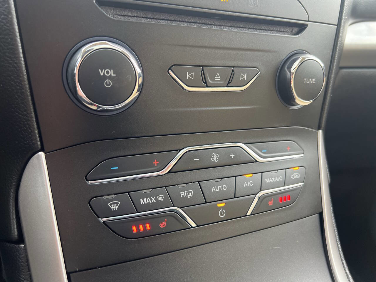 Used 2018 Ford Edge SEL w/ Canadian Touring Package image 34