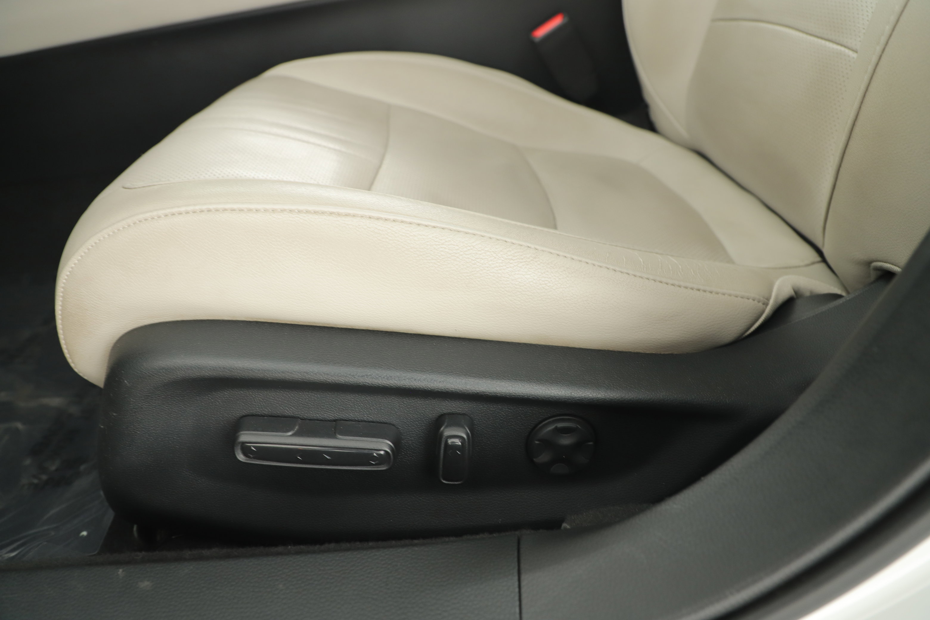 Used 2018 Honda Accord Touring image 10