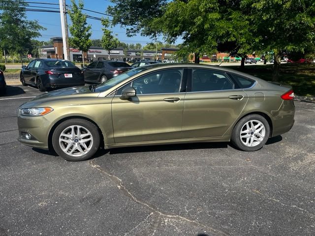 Used 2013 Ford Fusion SE FWD image 2