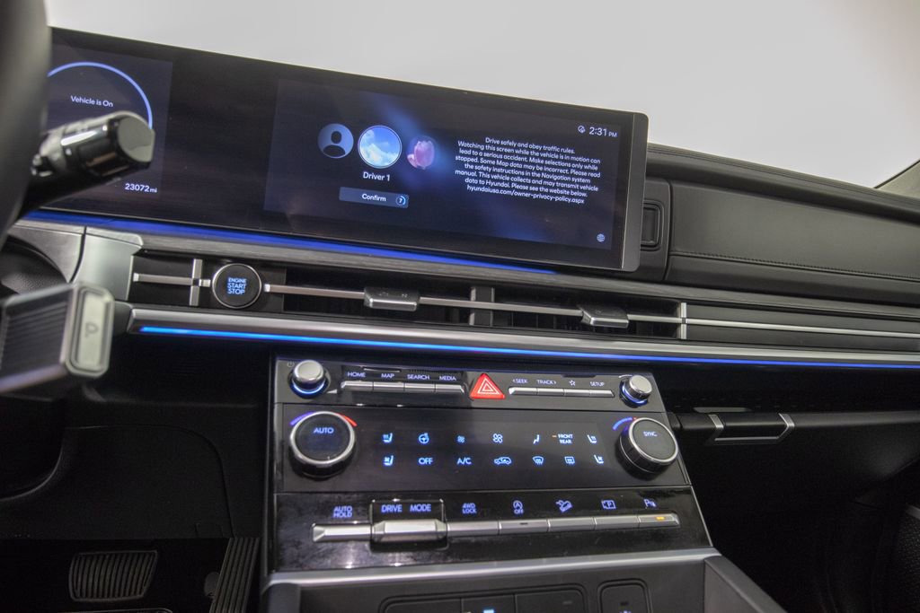 Used 2024 Hyundai Santa Fe Limited image 27