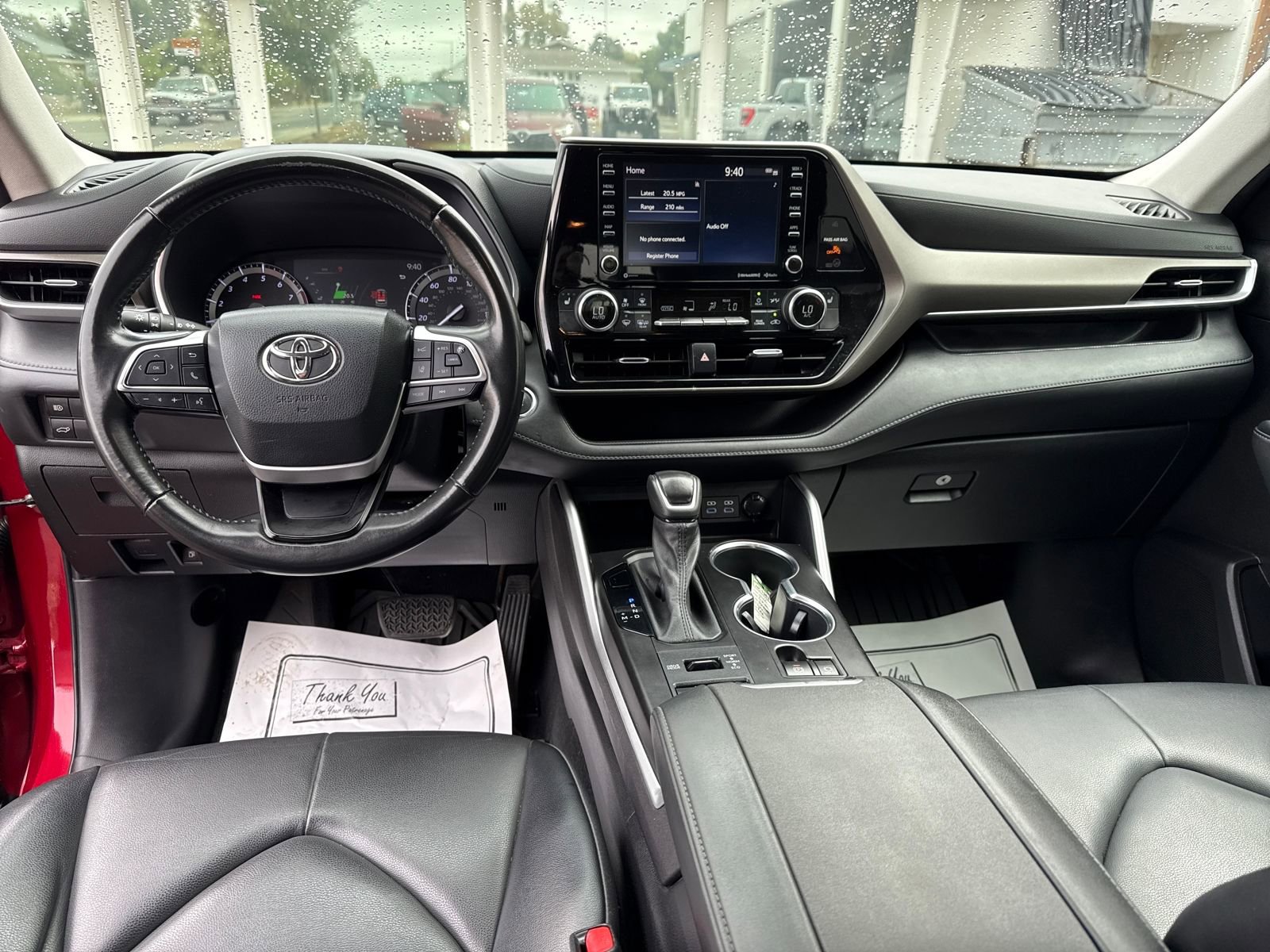 Used 2022 Toyota Highlander XLE image 12