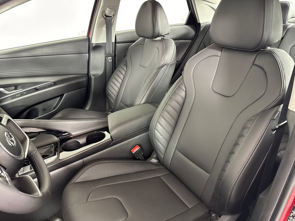 Certified 2023 Hyundai Elantra Limited FWD image 9