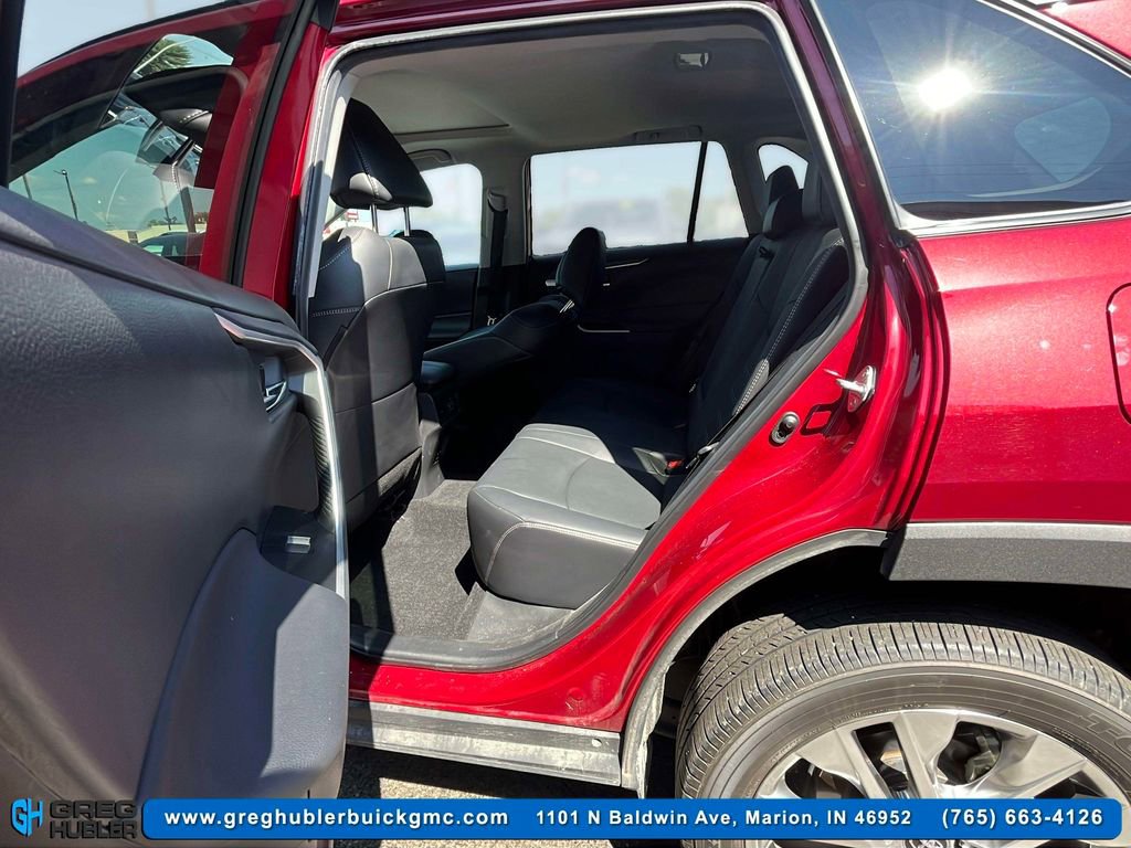 Used 2021 Toyota RAV4 XLE Premium image 12