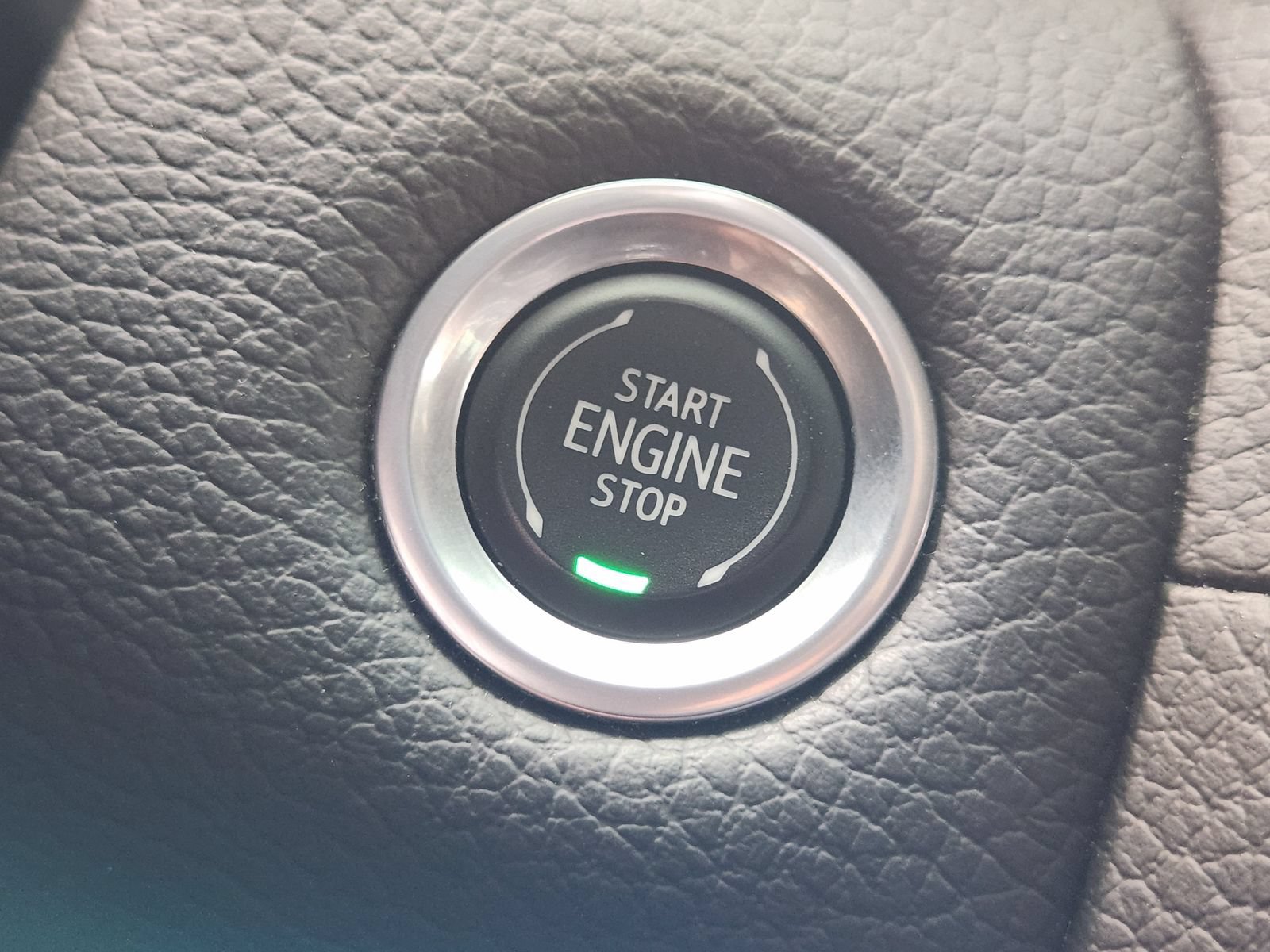 Used 2021 GMC Yukon Denali w/ Advanced Technology Package AWD/4WD image 21