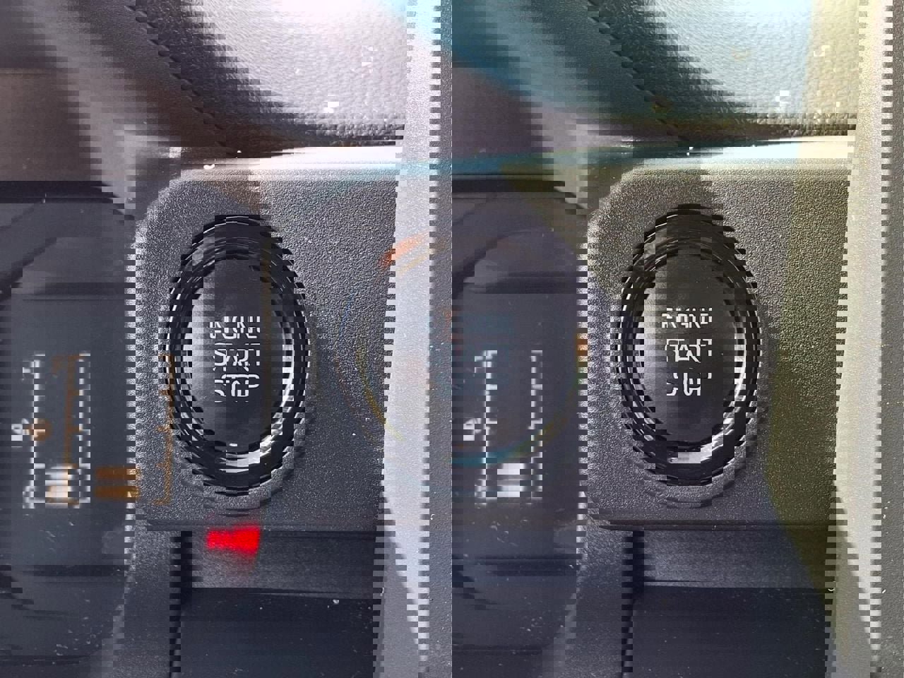 Certified 2025 Toyota Tacoma SR AWD/4WD image 23