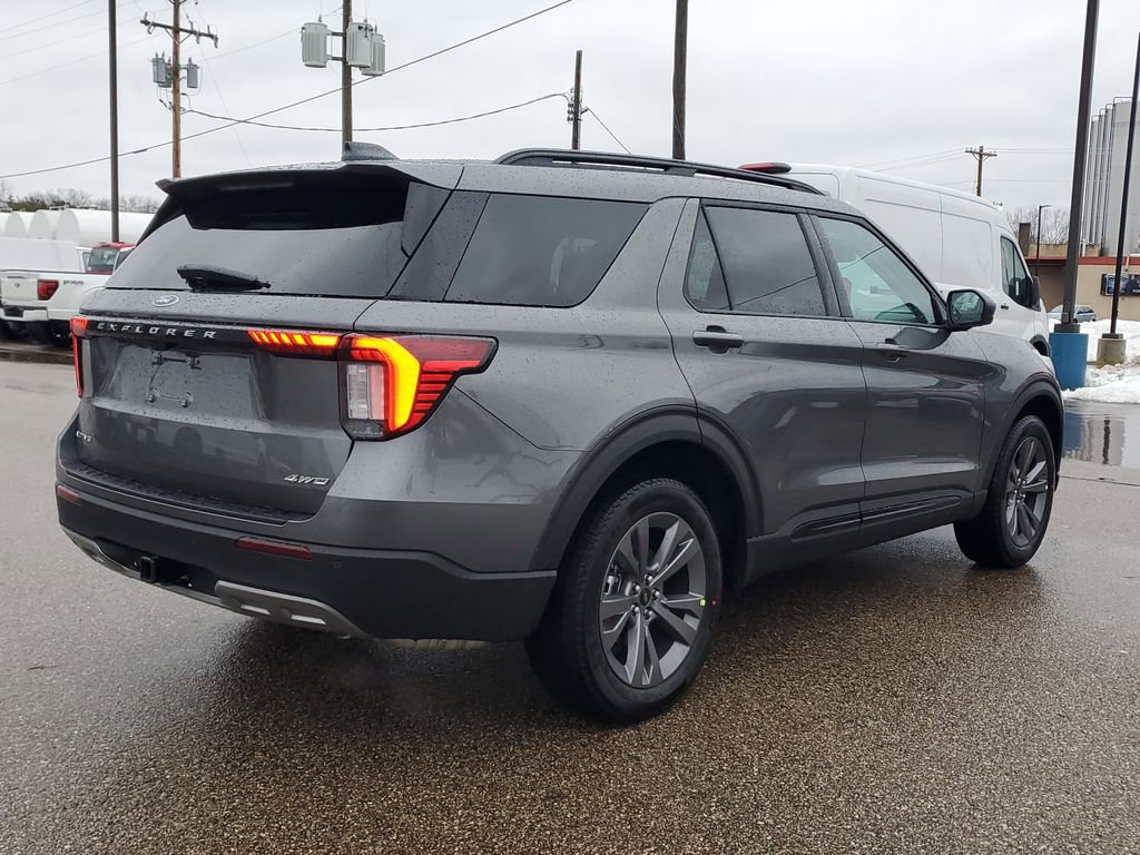 New 2026 Ford Explorer Active w/ Active Comfort Package image 3
