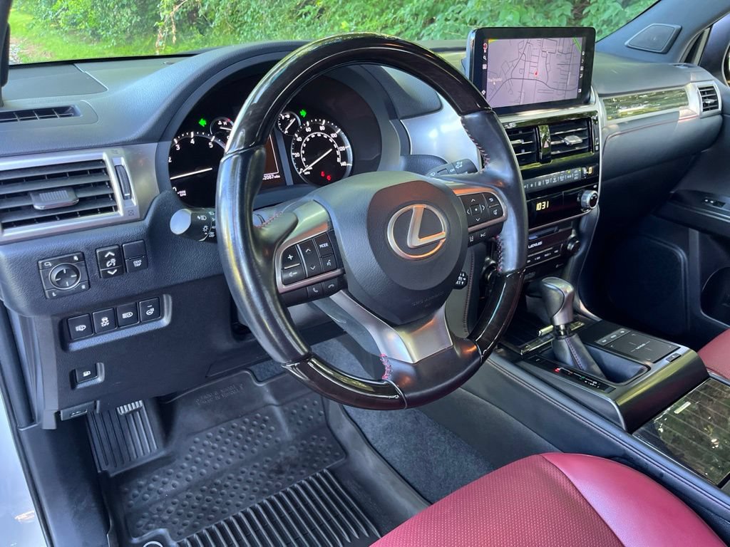 Used 2023 Lexus GX 460 Premium w/ Accessory Package AWD/4WD image 25