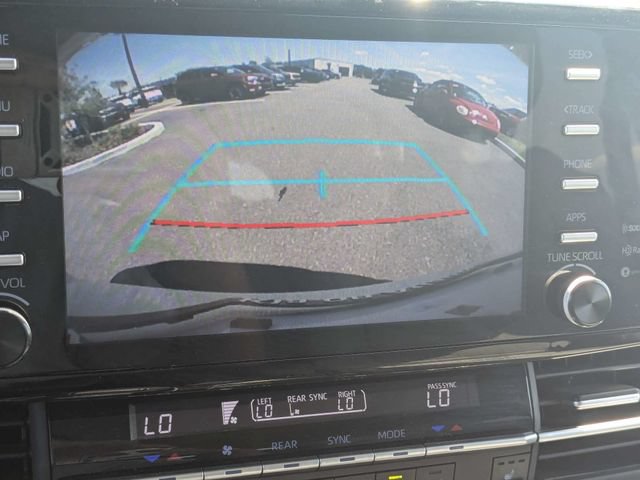 Used 2024 Toyota Sienna XLE FWD image 22