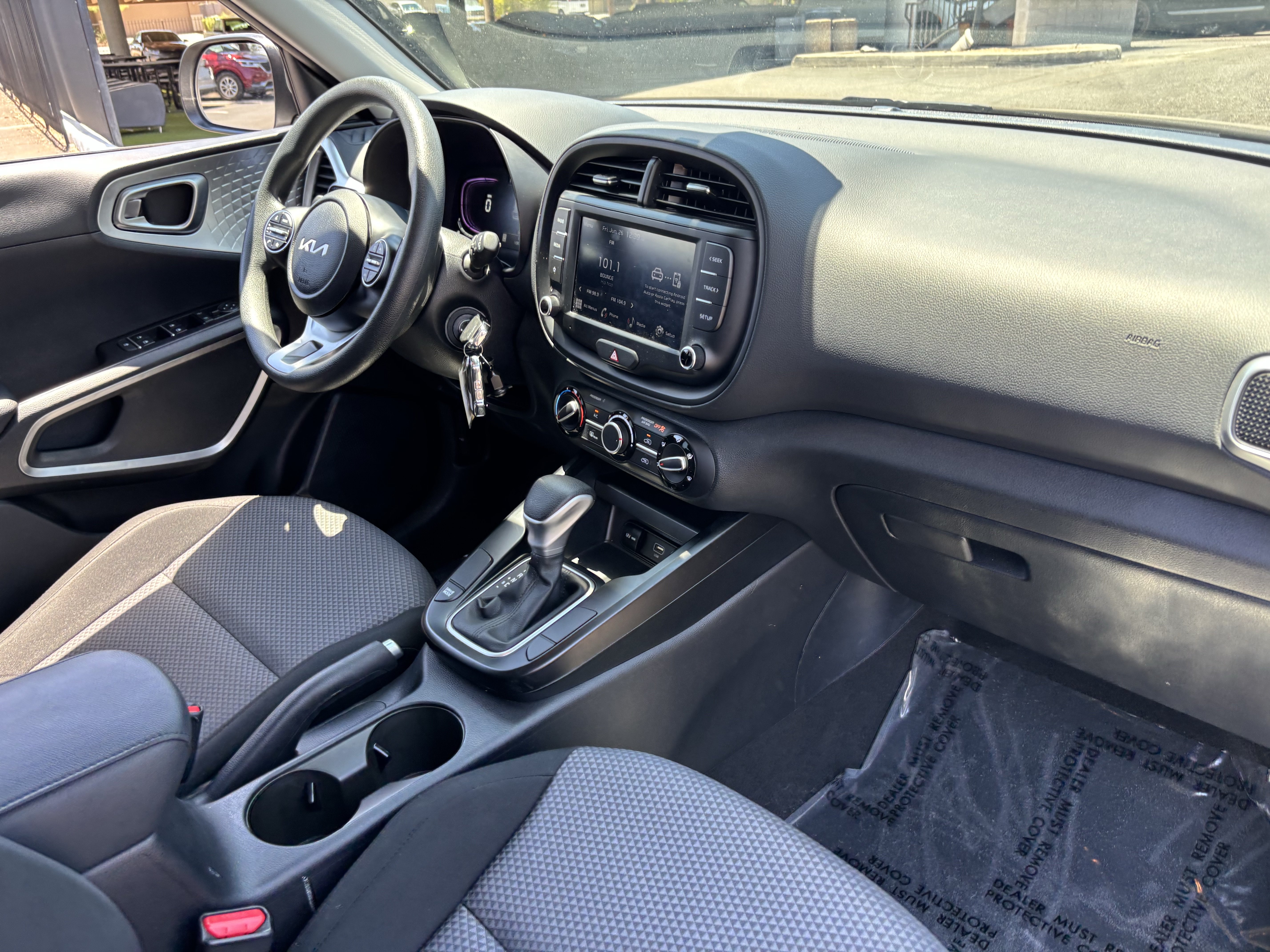 Certified 2025 Kia Soul LX w/ LX Technology Package FWD image 10