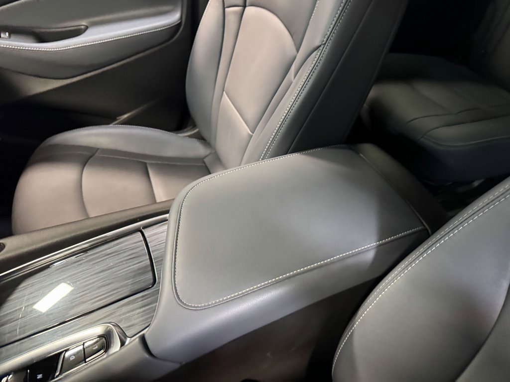 Used 2024 Buick Enclave Premium image 86