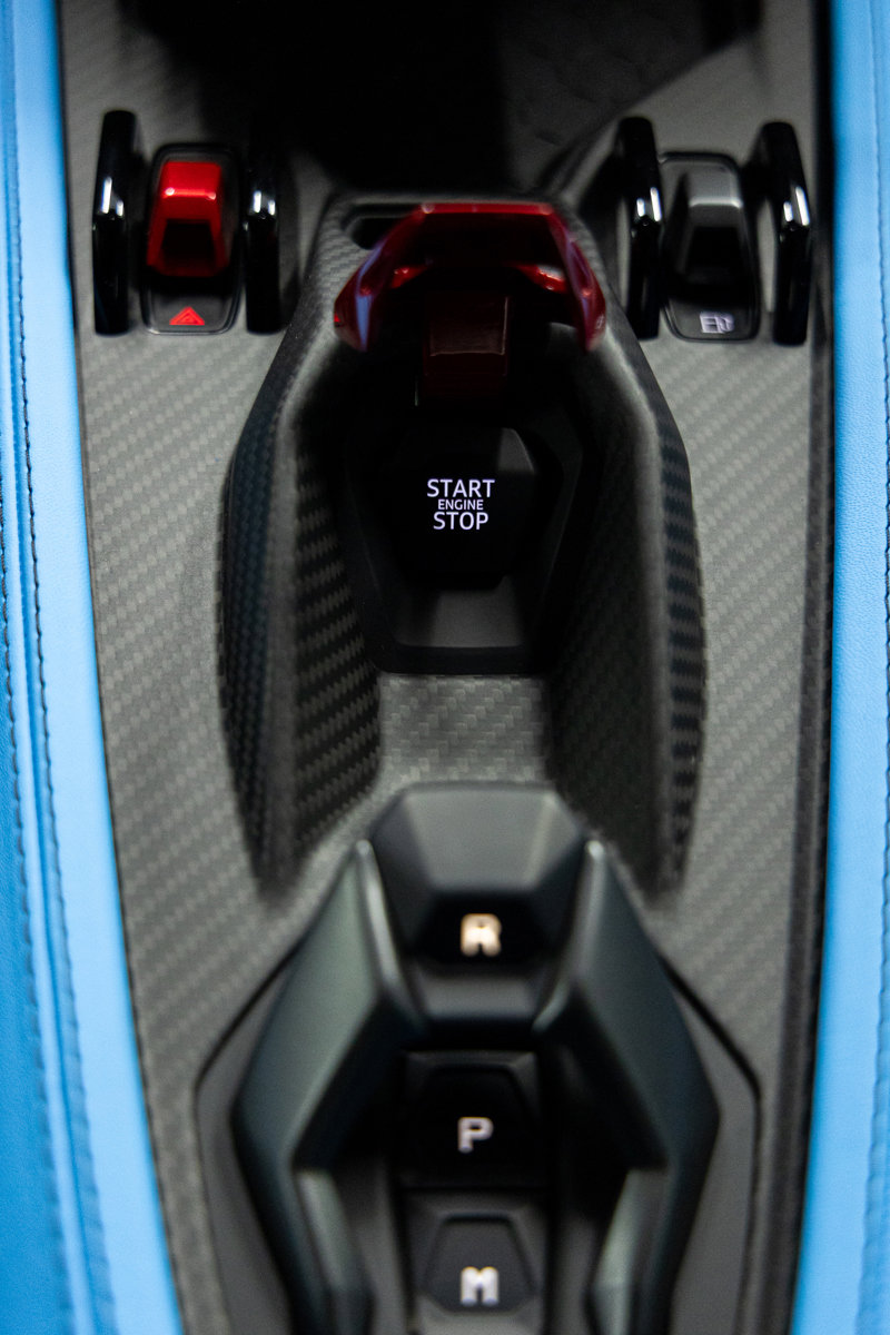 Used 2025 Lamborghini Revuelto image 37