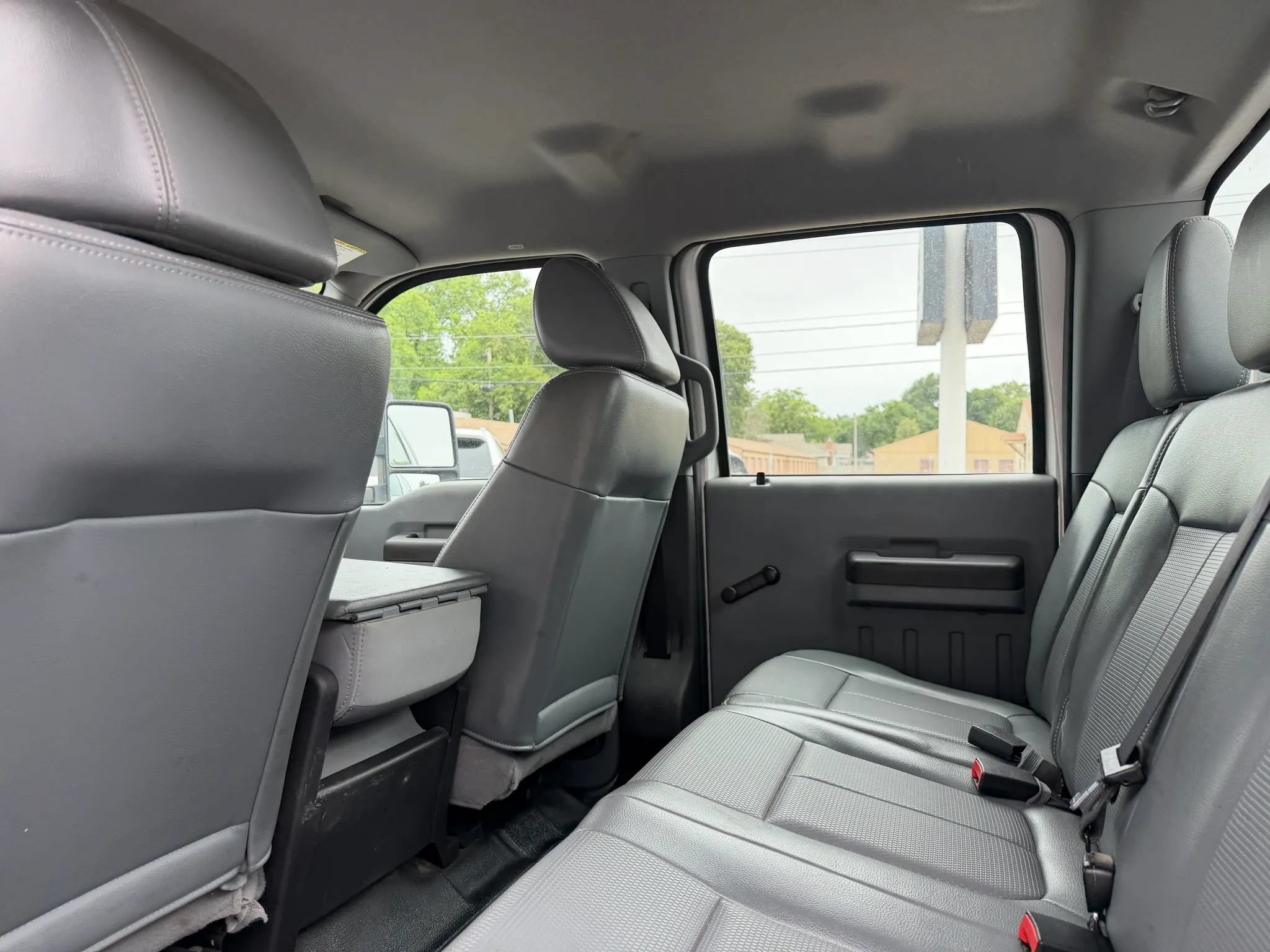 Used 2011 Ford F550 2WD Crew Cab Super Duty image 23