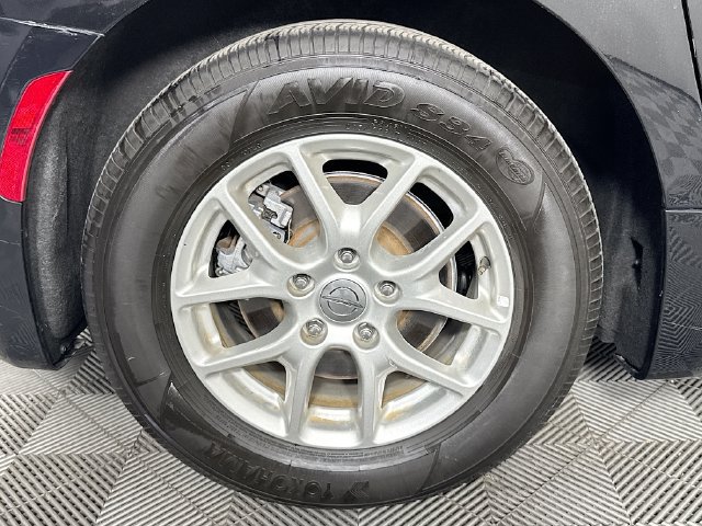 Used 2022 Chrysler Voyager LX FWD image 30