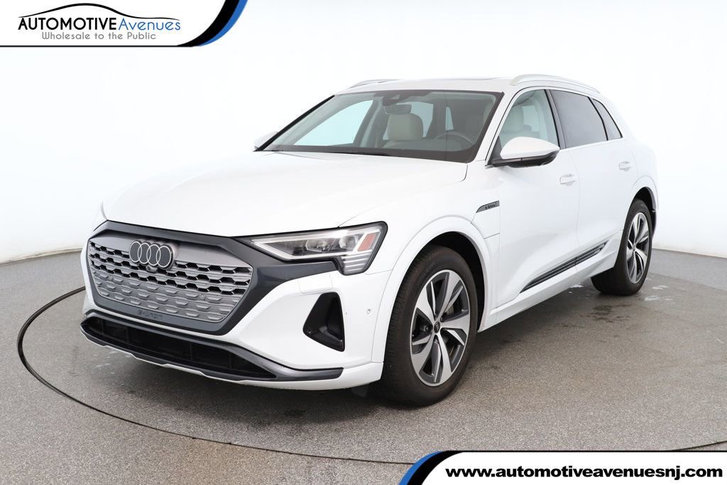 Used 2024 Audi Q8 e-tron Premium Plus w/ Premium Plus Package