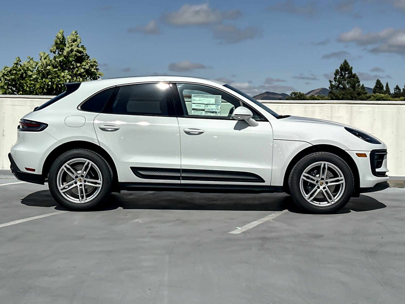 New 2026 Porsche Macan AWD/4WD image 9