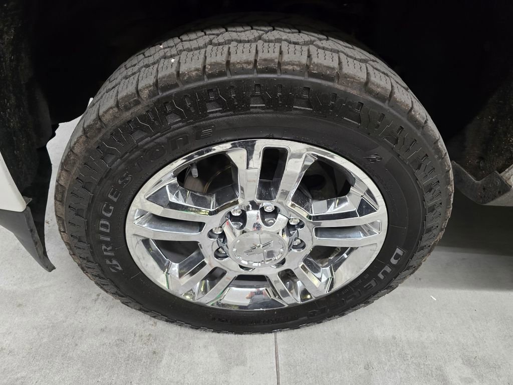 Used 2019 Chevrolet Silverado 2500 High Country w/ Duramax Plus Package image 11