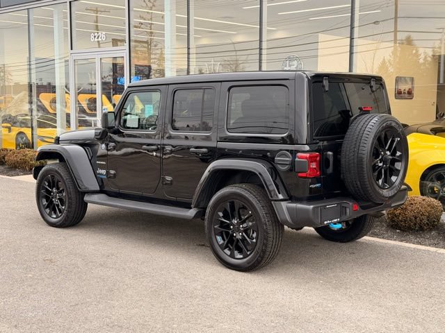 Used 2022 Jeep Wrangler Unlimited Sahara w/ Cold Weather Group AWD/4WD image 4