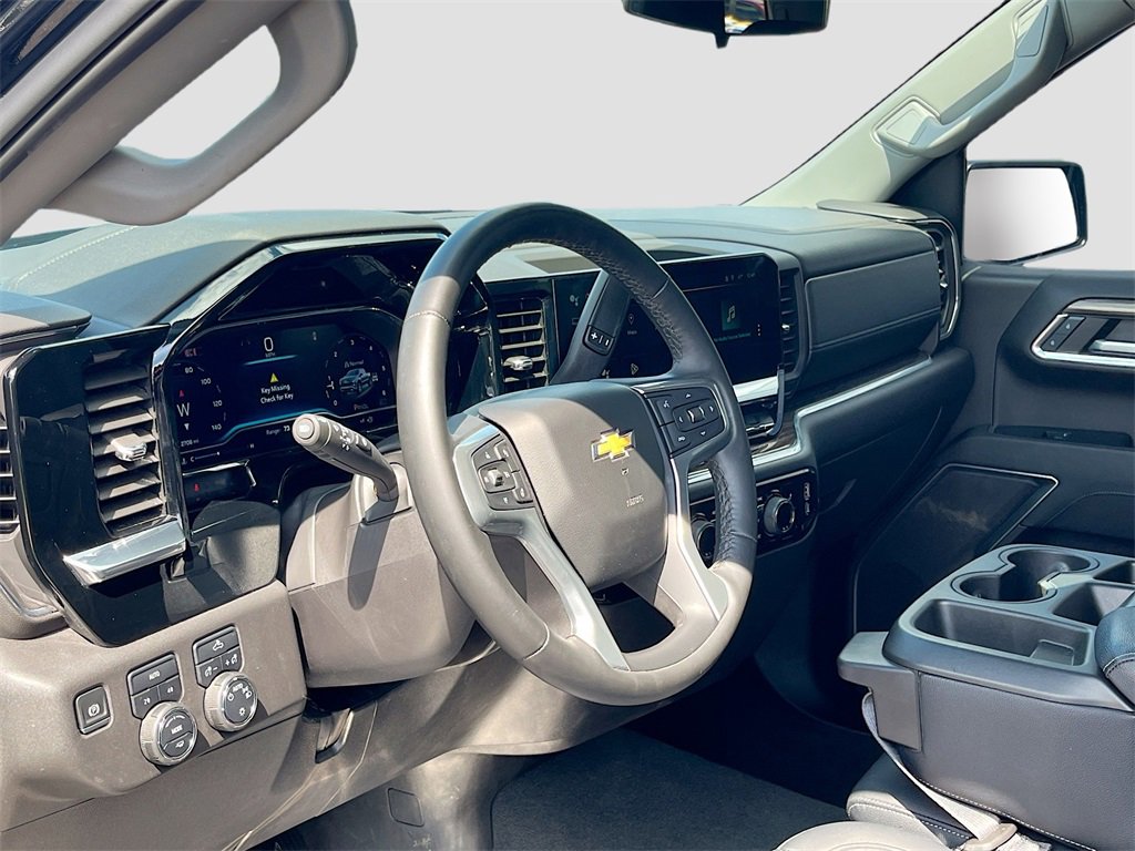 Used 2024 Chevrolet Silverado 1500 LT image 9