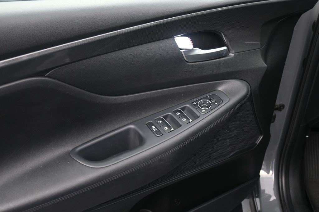Used 2023 Hyundai Santa Fe SEL w/ Winter Weather Package FWD image 18