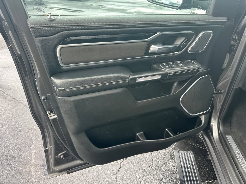 Used 2022 RAM 1500 Laramie AWD/4WD image 10
