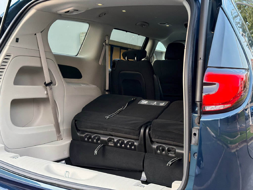 Used 2021 Chrysler Pacifica Touring FWD image 8