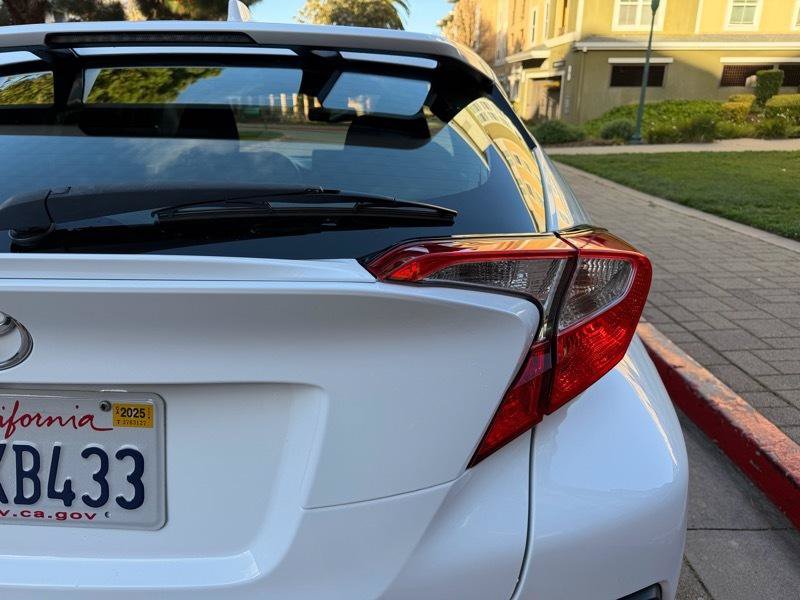 Used 2019 Toyota C-HR LE FWD image 20