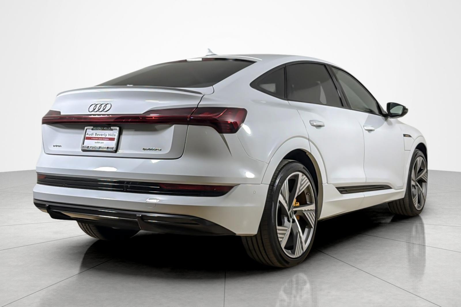 Used 2023 Audi e-tron Prestige w/ Prestige Package AWD/4WD image 5