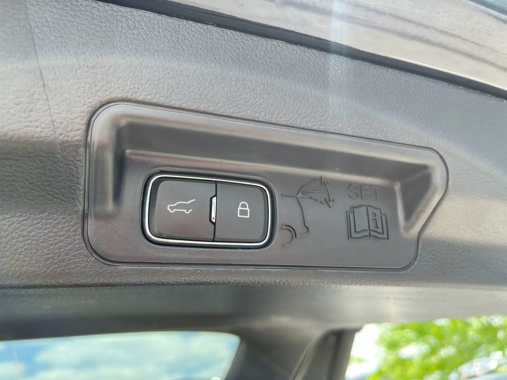 Used 2025 Ford Explorer ST-Line AWD/4WD image 28