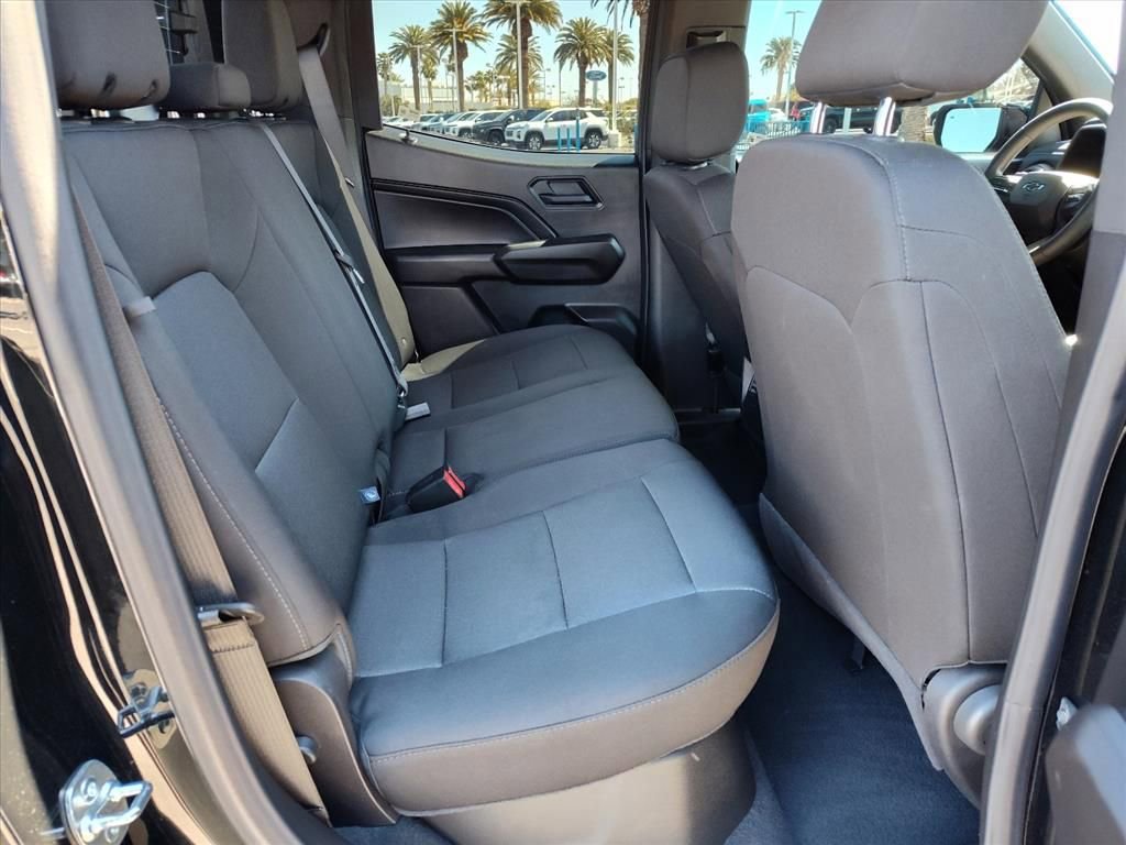 Used 2025 Chevrolet Colorado Trail Boss w/ Midnight Edition AWD/4WD image 10