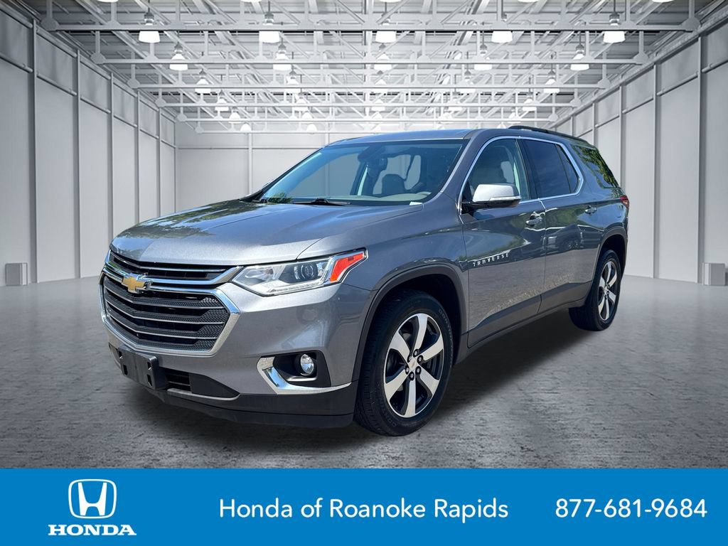 Used 2019 Chevrolet Traverse LT w/ LT Premium Package AWD/4WD image 3