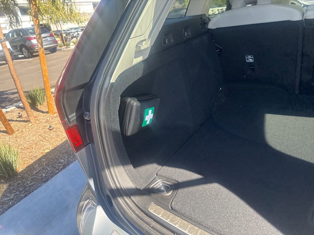 Certified 2024 Volvo V60 B5 Cross Country Plus image 10